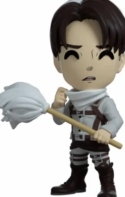 Designer Vinyl>Attack on Titan - Cleaning Levi 4.5” Vinyl Figure
