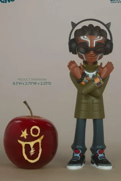 Designer Vinyl>Black Panther - T’Challa 8” Vinyl Figure by kaNO