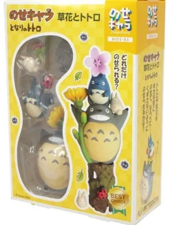 Designer Vinyl>Studio Ghibli My Neighbor Totoro - Totoro with Flowers Nosechara PVC Stacking Figure