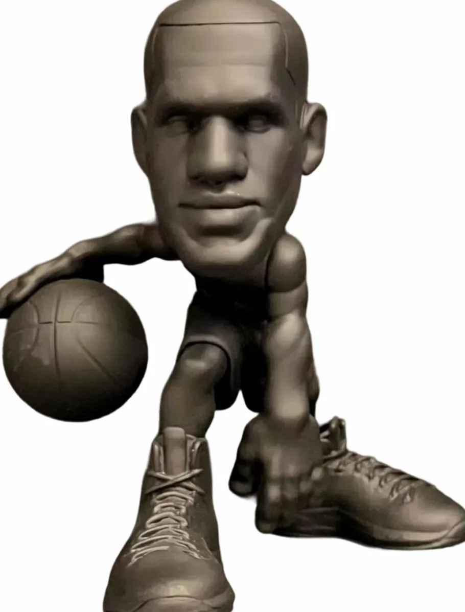 Designer Vinyl>NBA Basketball - LeBron James Los Angeles Lakers (Chase Variant) smAll-Stars Minis 6" Vinyl Figure