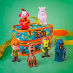 Designer Vinyl>Scooby Doo Scooby-Doo - Scooby-Doo, Shaggy, The Creeper, Phantom Shadow, Ghost Clown & Snow Ghost Vinyl SODA Figure in Collector Can 6-Pack with Cooler Bag & Phantom Shadow Glow Pop! (Funko / Popcultcha Exclusive)