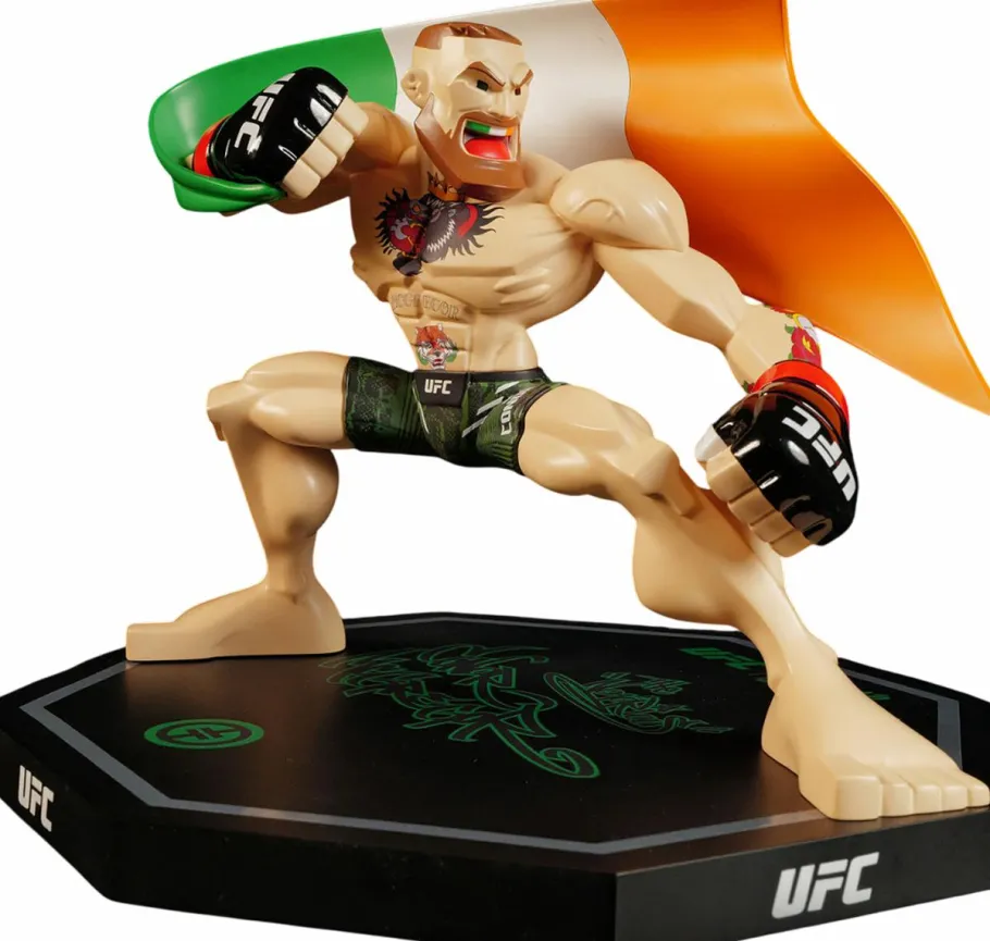Designer Vinyl>UFC - Conor McGregor with Victory Flag Limited Edition 7" Vinyl Figure by Tracy Tubera