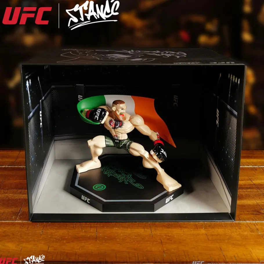 Designer Vinyl>UFC - Conor McGregor with Victory Flag Limited Edition 7" Vinyl Figure by Tracy Tubera