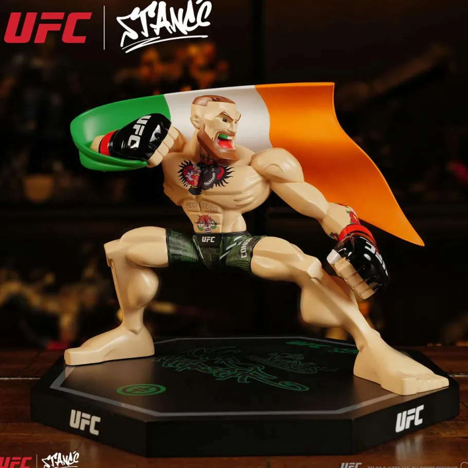 Designer Vinyl>UFC - Conor McGregor with Victory Flag Limited Edition 7" Vinyl Figure by Tracy Tubera