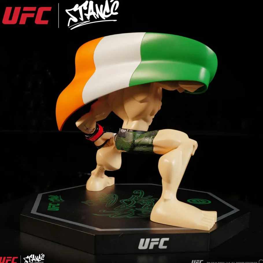 Designer Vinyl>UFC - Conor McGregor with Victory Flag Limited Edition 7" Vinyl Figure by Tracy Tubera