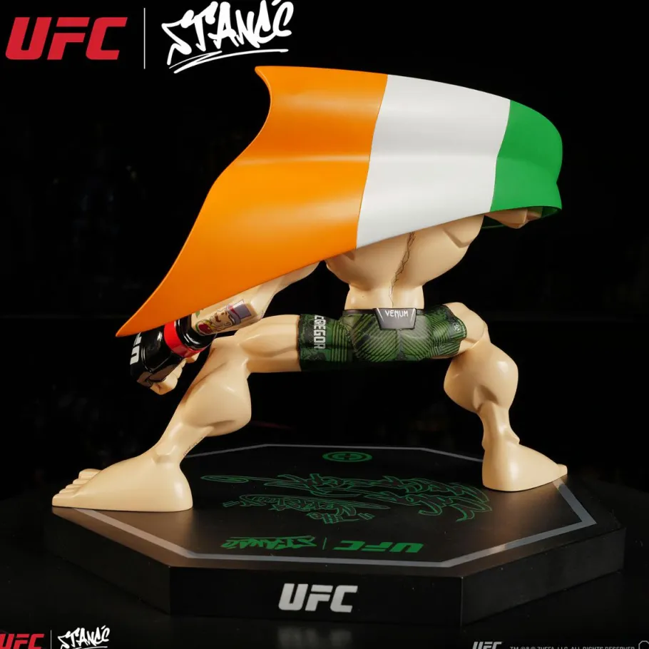 Designer Vinyl>UFC - Conor McGregor with Victory Flag Limited Edition 7" Vinyl Figure by Tracy Tubera