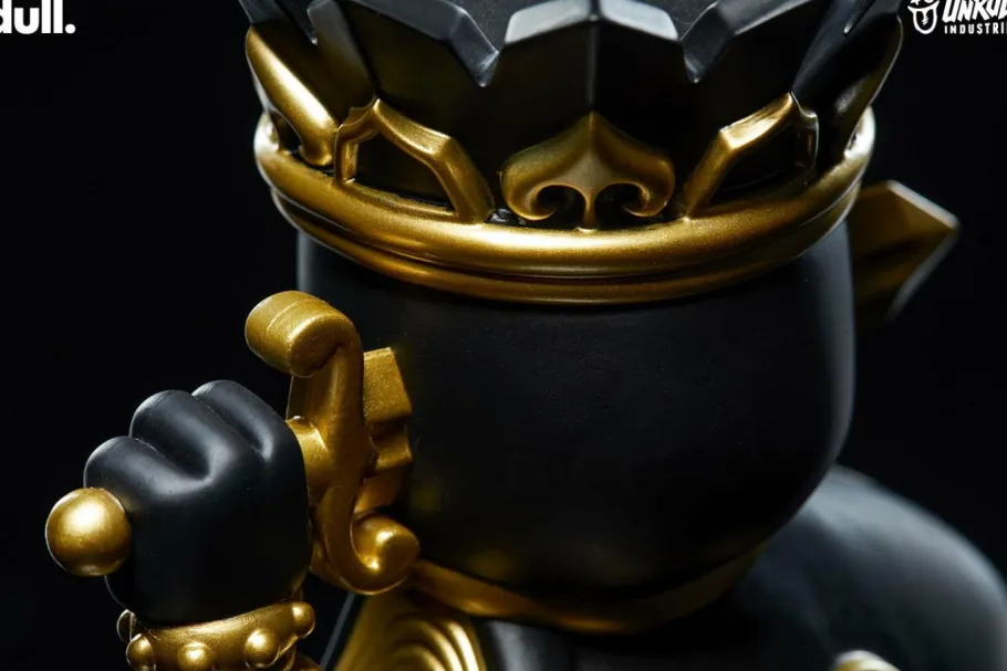 Designer Vinyl>Unruly Industries - King Charles 9” Vinyl Figure by dull.