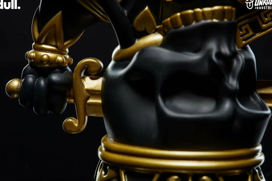 Designer Vinyl>Unruly Industries - King Charles 9” Vinyl Figure by dull.